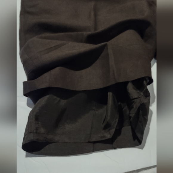 Loft Linen Blend Bermuda Shorts - Picture 5 of 9